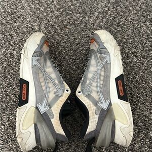 Off-White Men’s Gray and Cream Arrow Runner Sneakers with Orange Accents